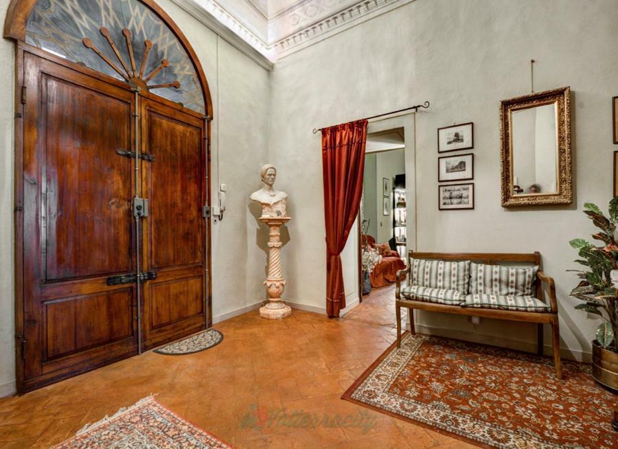 הוילה וולטרה Residenza Storica Palazzo Ricciarelli מראה חיצוני תמונה