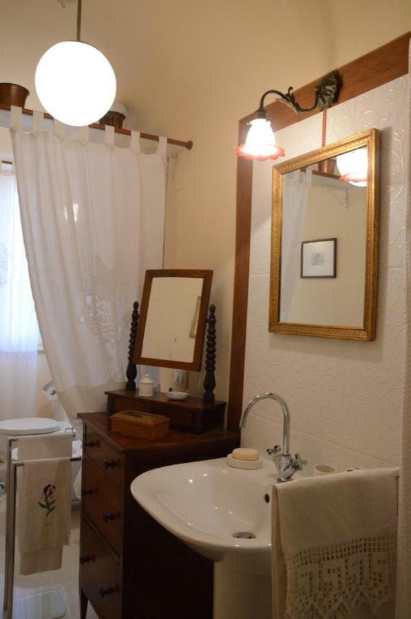 הוילה וולטרה Residenza Storica Palazzo Ricciarelli מראה חיצוני תמונה
